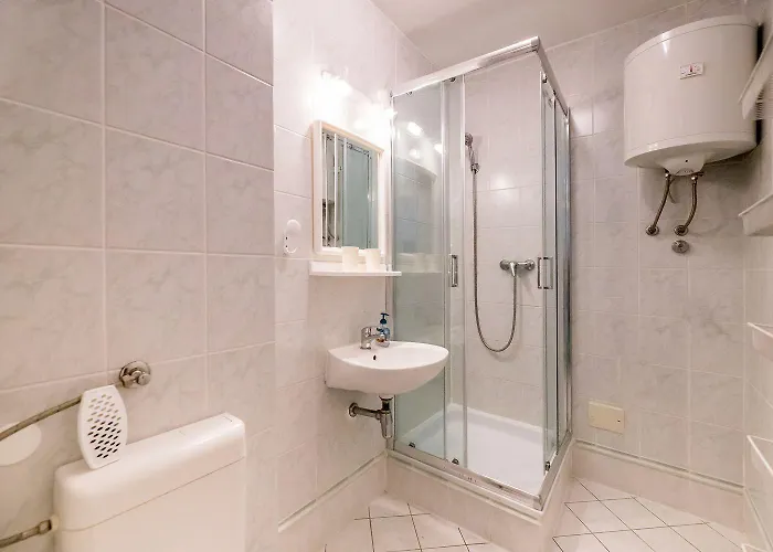Direkt An Der Kristallklaren Adria Gelegen Apartamento