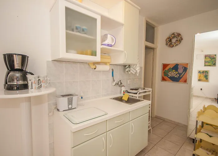 Direkt An Der Kristallklaren Adria Gelegen Apartamento Baška