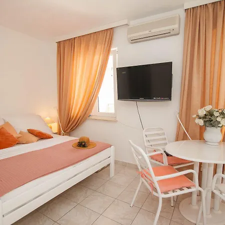 Apartment Direkt An Der Kristallklaren Adria Gelegen Baška