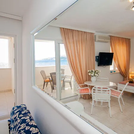 Direkt An Der Kristallklaren Adria Gelegen Baška