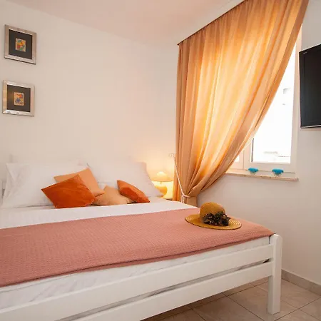 Direkt An Der Kristallklaren Adria Gelegen Apartment Baska (Krk)