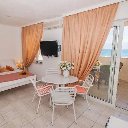Apartment Direkt An Der Kristallklaren Adria Gelegen *